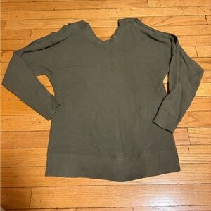 Banana Republic Khaki Knit Shoulder Cut Out Sweater in Olive Green